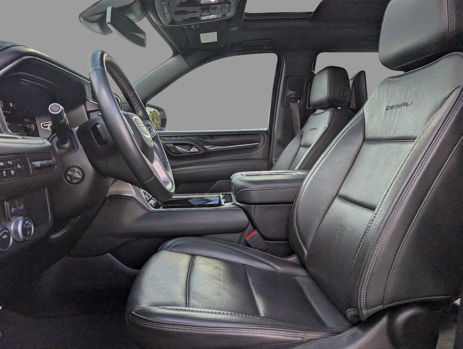 Used 2023 GMC Yukon Denali RWD image 16
