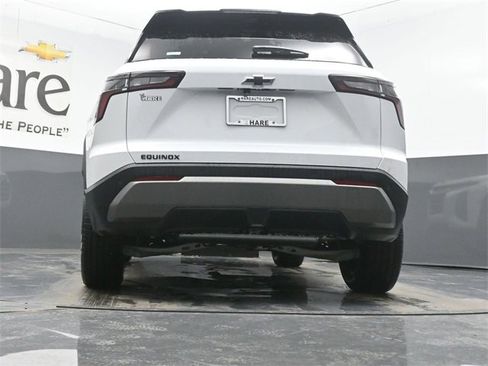 New 2026 Chevrolet Equinox LT w/ Convenience Package II image 32