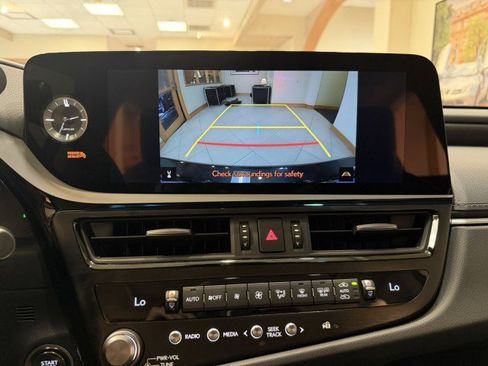 Used 2025 Lexus ES 350 w/ Premium Package image 14