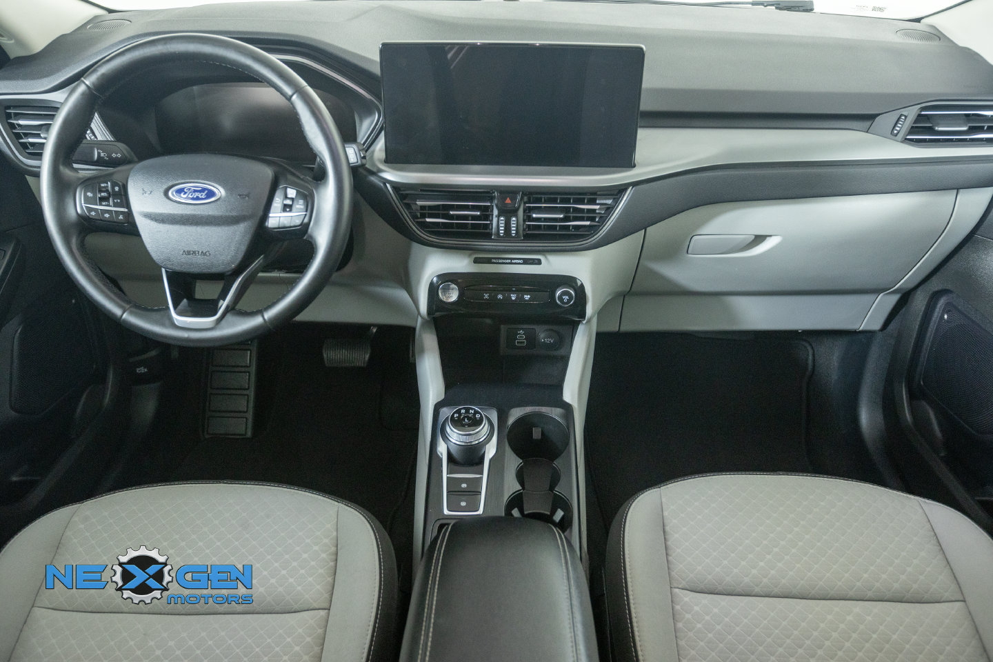 Used 2024 Ford Escape Active w/ Tech Pack #1 FWD image 3