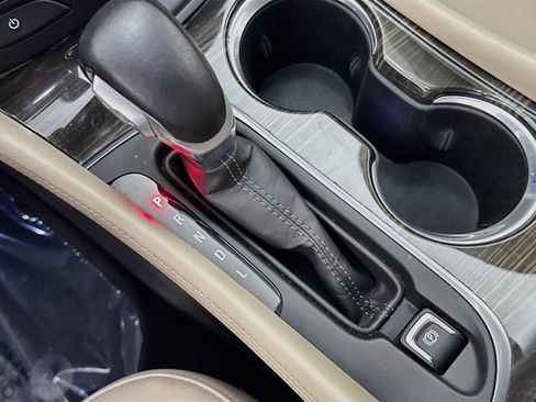 Used 2019 Buick Envision Essence FWD image 17