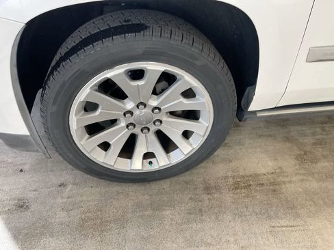 Used 2020 Cadillac Escalade ESV Platinum image 10