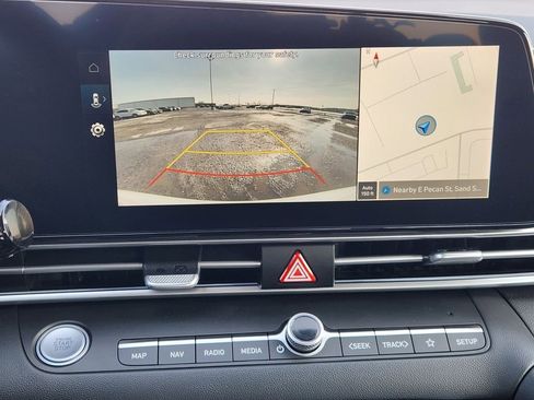 Used 2025 Hyundai Elantra SEL FWD image 18