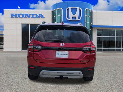 New 2025 Honda Pilot TrailSport image 4