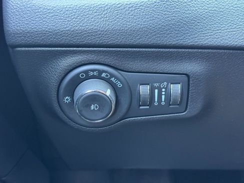 Used 2021 Jeep Compass Latitude w/ Driver Assistance Group image 16