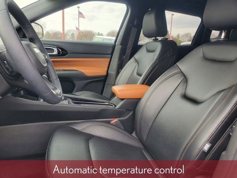 Used 2024 Jeep Compass Limited AWD/4WD image 12