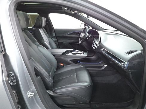 Used 2024 Cadillac Lyriq Sport AWD/4WD image 35