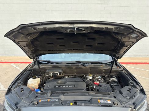 Used 2019 Lincoln Nautilus Select image 17