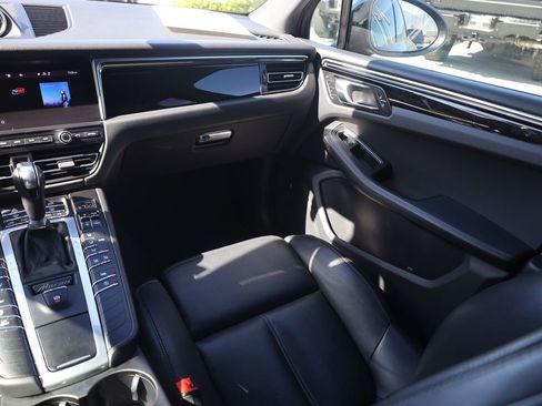 Used 2020 Porsche Macan S AWD/4WD image 21