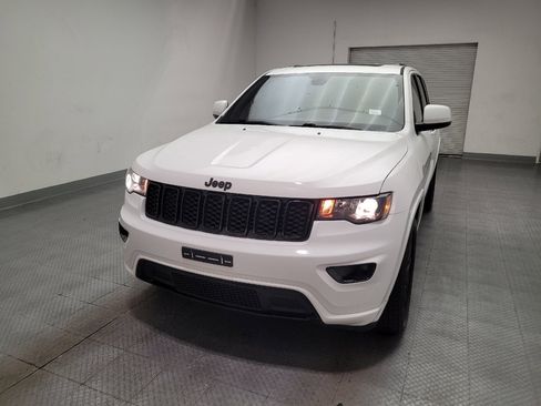 Used 2019 Jeep Grand Cherokee Altitude RWD image 15