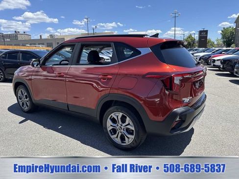 Used 2024 Kia Seltos S AWD/4WD image 9
