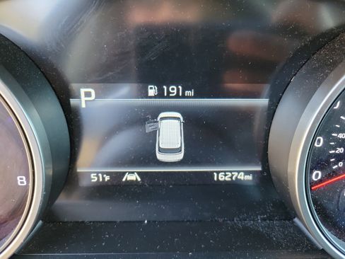 Used 2023 Kia Carnival LX image 19