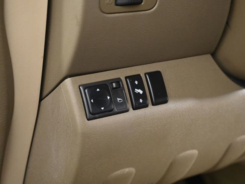 Used 2005 Nissan Pathfinder LE w/ (U01) LE Navigation Pkg image 19