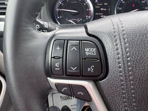 Used 2019 Toyota Highlander Limited AWD/4WD image 15