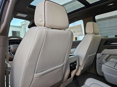 New 2026 GMC Yukon Denali w/ Sun & Power Step Package AWD/4WD image 25