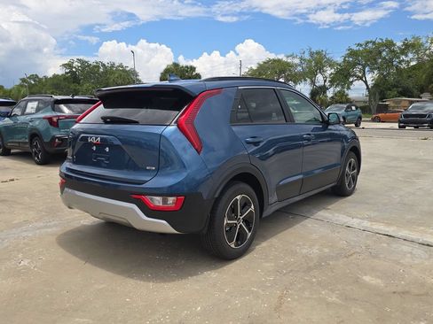 New 2026 Kia Niro EX FWD image 8