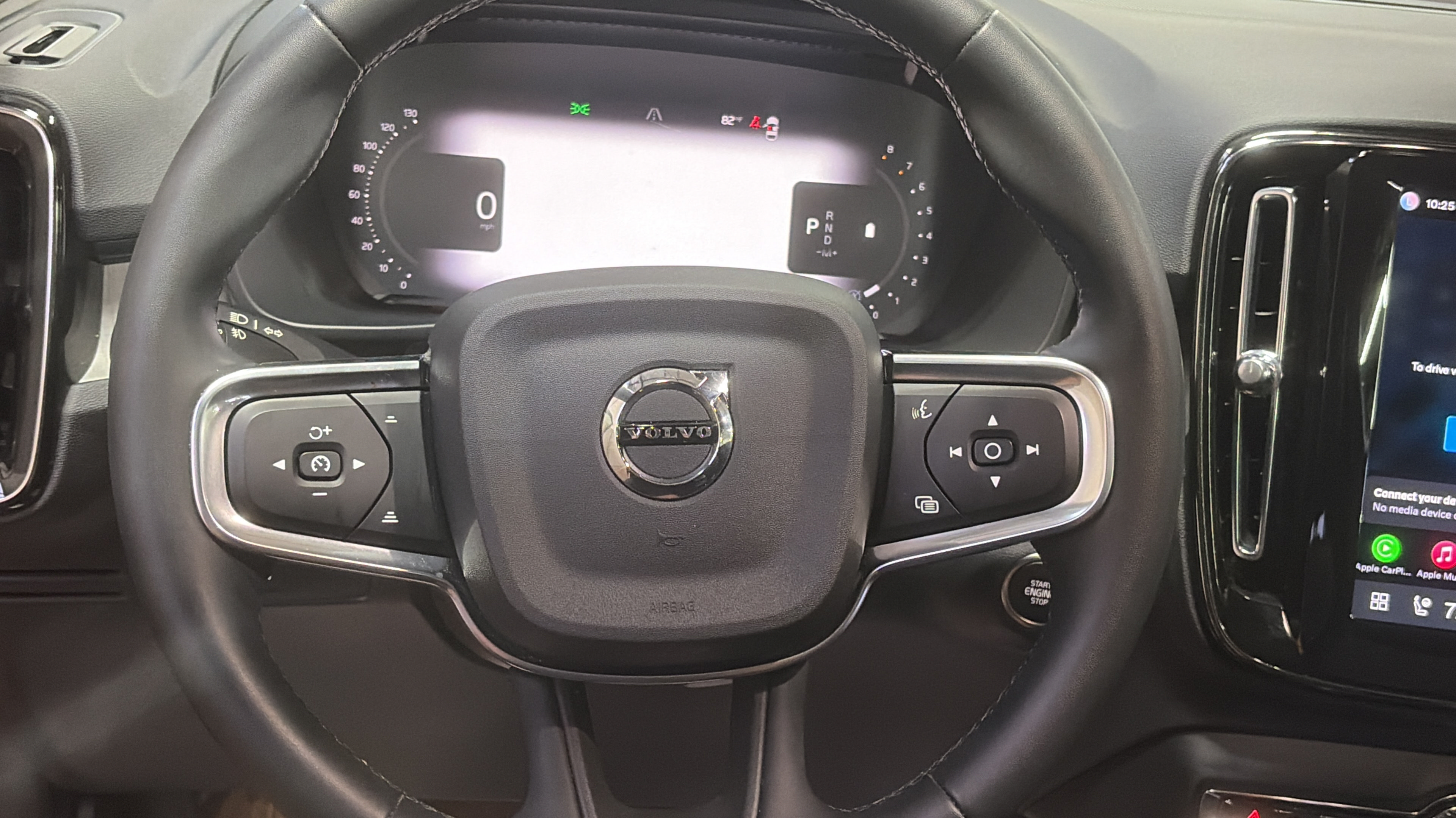 Used 2024 Volvo XC40 B5 Plus AWD/4WD image 12