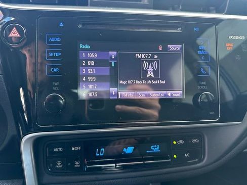 Used 2017 Toyota Corolla LE image 15