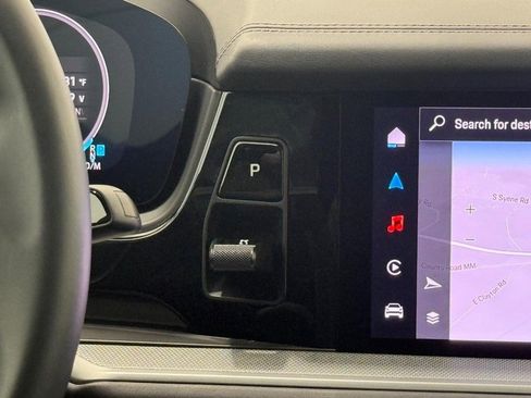 Certified 2024 Porsche Cayenne Coupe image 15