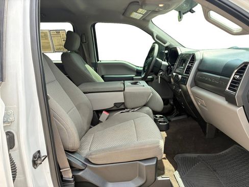 Used 2017 Ford F250 XLT AWD/4WD image 24