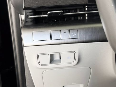 Used 2025 Hyundai Kona SE FWD image 21