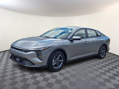 Certified 2025 Kia K4 FWD image 3