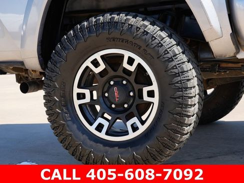 Used 2021 Toyota Tacoma SR5 RWD image 44