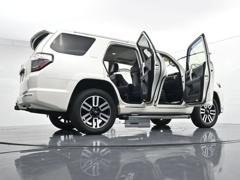 Used 2017 Toyota 4Runner Limited AWD/4WD image 43