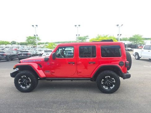 Used 2024 Jeep Wrangler Unlimited Rubicon 4xe AWD/4WD image 5
