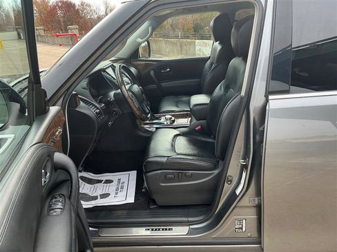 Used 2017 INFINITI QX80 4WD w/ Driver Assistance Package image 26