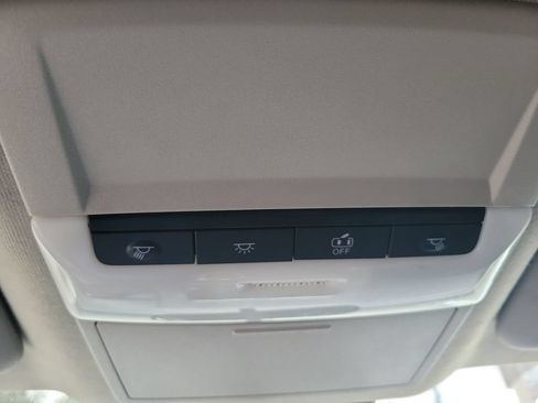 Used 2025 Nissan Sentra SV FWD image 27