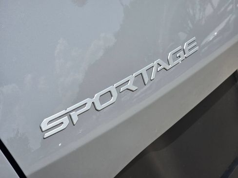 New 2026 Kia Sportage EX w/ EX Panorama Roof Package FWD image 8