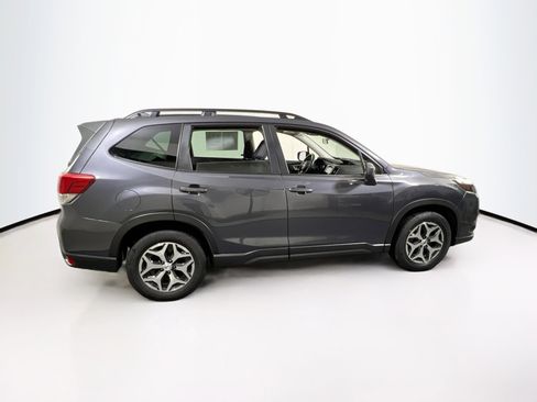 Used 2023 Subaru Forester Premium image 4