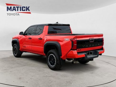 Used 2024 Toyota Tacoma TRD Off-Road AWD/4WD image 5