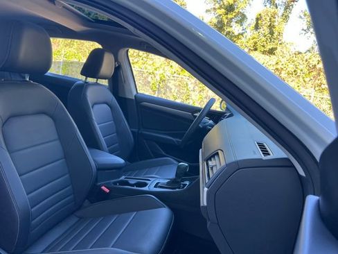 Used 2021 Volkswagen Jetta SE image 30