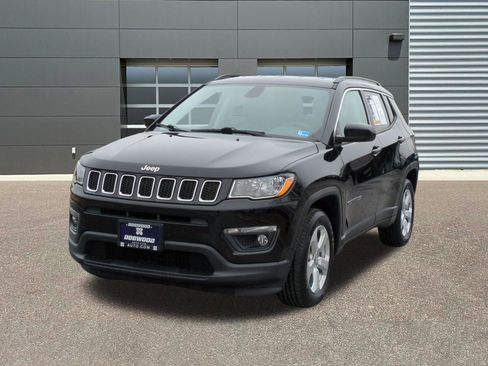Used 2018 Jeep Compass Latitude w/ Popular Equipment Group image 3