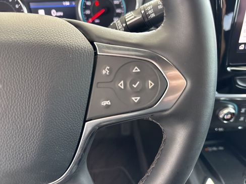 Used 2023 Chevrolet Traverse RS image 32