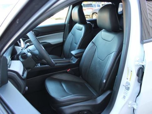 Used 2023 Jeep Compass Latitude AWD/4WD image 9