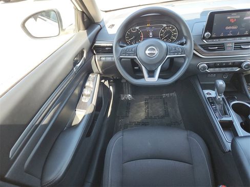 Used 2023 Nissan Altima 2.5 SV image 28