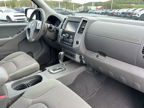 Used 2020 Nissan Frontier SV AWD/4WD image 16