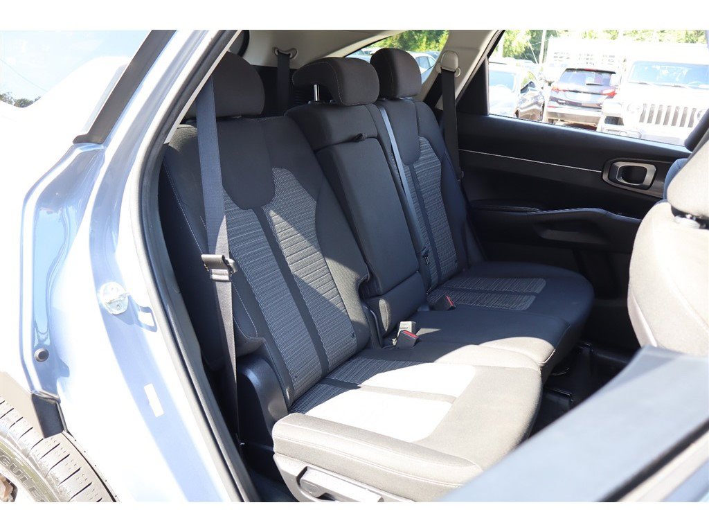 Used 2022 Kia Sorento LX FWD image 15