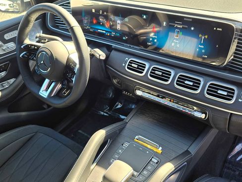 Used 2025 Mercedes-Benz GLE 63 AMG S image 18