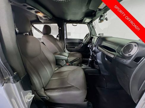 Used 2017 Jeep Wrangler Sport w/ Quick Order Package 24S AWD/4WD image 24