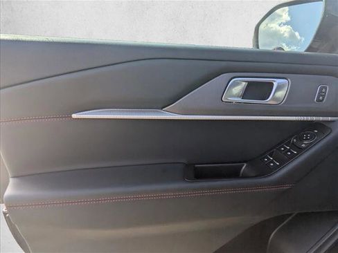 Used 2025 Ford Explorer ST-Line image 10