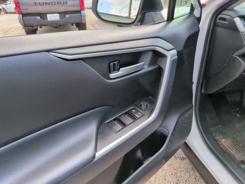 Used 2025 Toyota RAV4 XLE w/ Convenience Package image 14