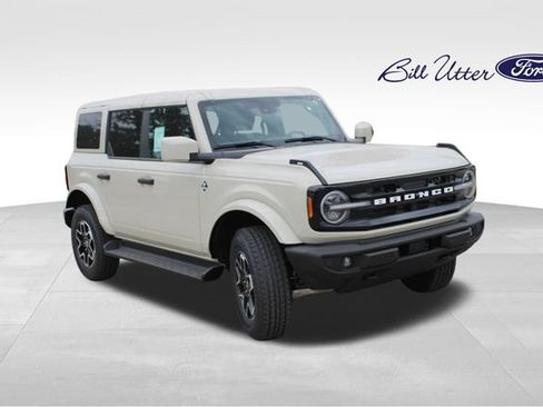 New 2026 Ford Bronco Outer Banks AWD/4WD image 2