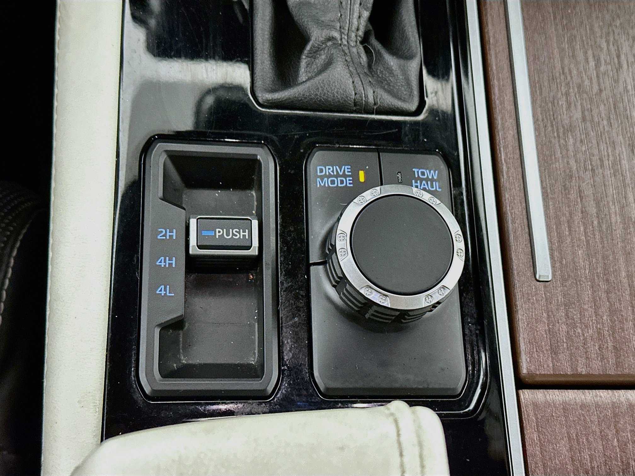 Certified 2024 Toyota Sequoia Capstone AWD/4WD image 19