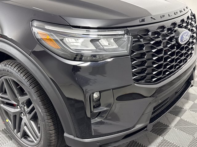 New 2026 Ford Explorer ST-Line w/ ST-Line Street Pack AWD/4WD image 12