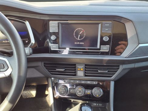 Used 2023 Volkswagen Jetta SE image 54