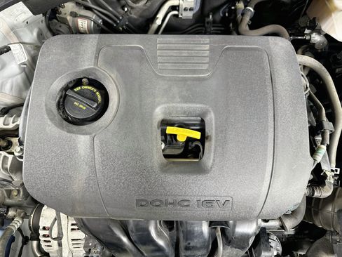 Used 2019 Hyundai Elantra SEL FWD image 31